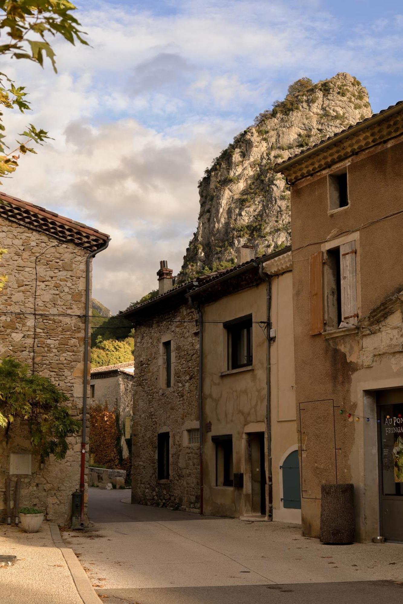 Les Appartements Du Saint Thiers, La Provence Dans Un Coin De La Drome Et L'Esprit D'Une Maison D'Hotes A Saou Extérieur photo